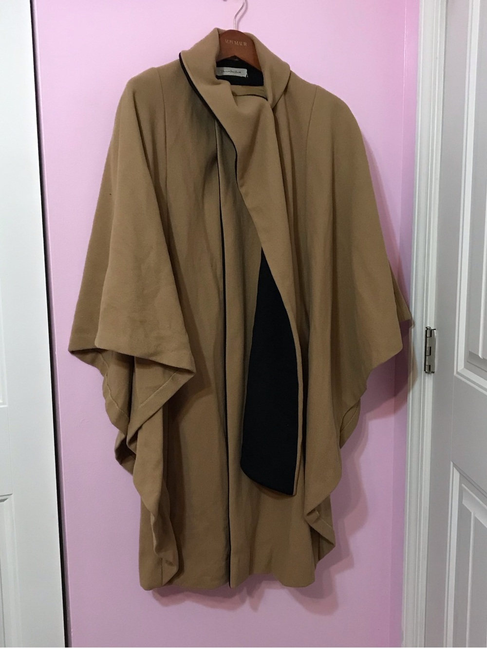 Vintage CedarHurst Classics wear in good health brown wool Cape Coat